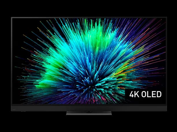 Técnico reparando televisor LED en Cali